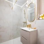 Sip Wine With Palace Of Culture Views, Station Steps Away, Ac & Balcony * Warsaw