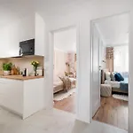 Sip Wine With Palace Of Culture Views, Station Steps Away, Ac & Balcony * Warsaw