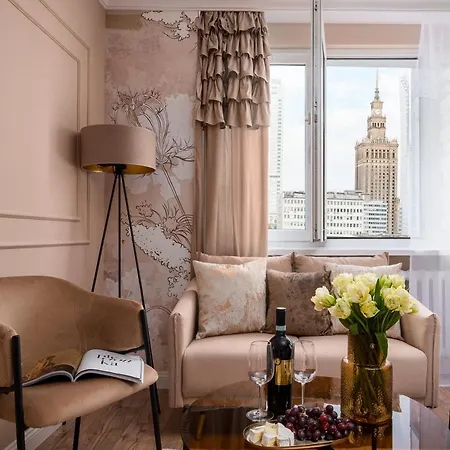 Apartman Sip Wine With Palace Of Culture Views, Station Steps Away, Ac & Balcony